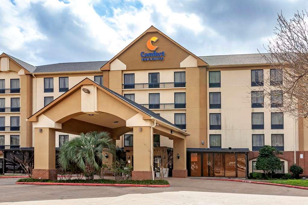 Comfort & I-10 West Energy Corridor Hotel