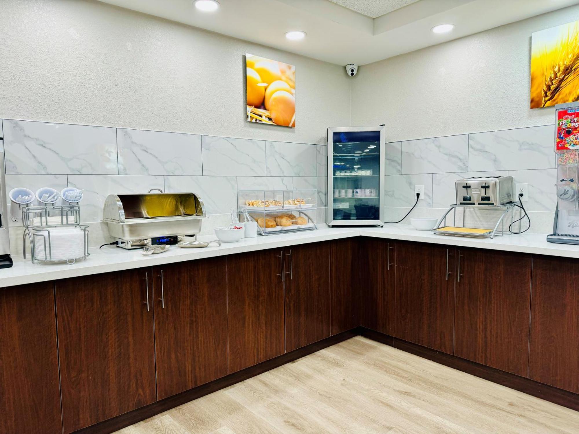 Hotel Comfort & I-10 West Energy Corridor 3*