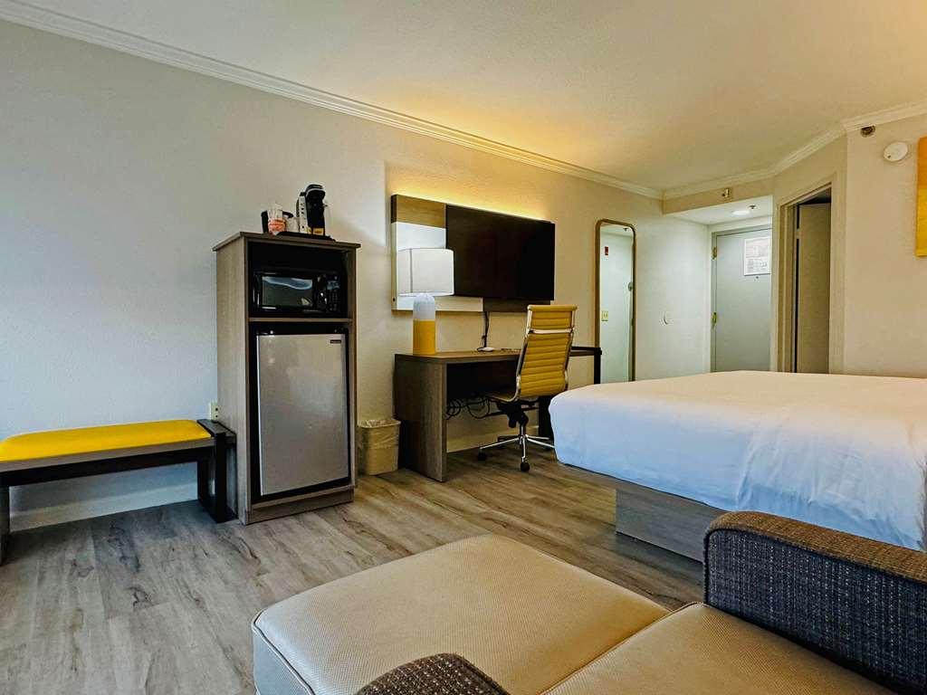 Hotel Comfort & I-10 West Energy Corridor Houston